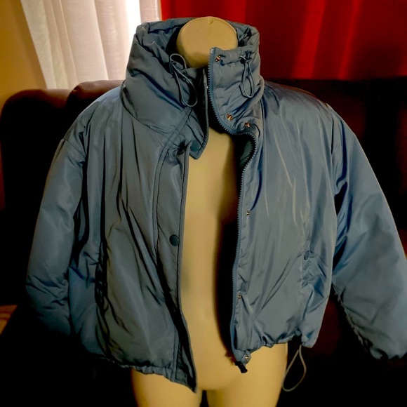 Preloved - Picture 1 of 4